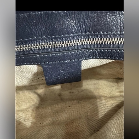 Gucci Marmont Women's Shoulder Bag - Picture 9 of 15